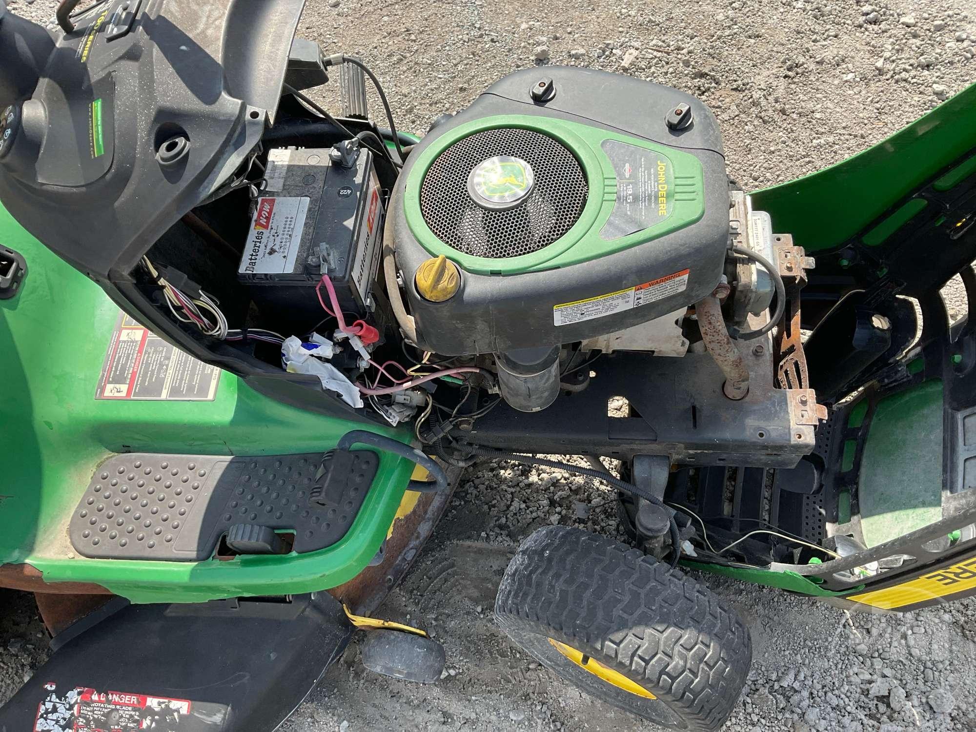 JOHN DEERE D130 RIDING MOWER SN: 1GXD110EHBB137418