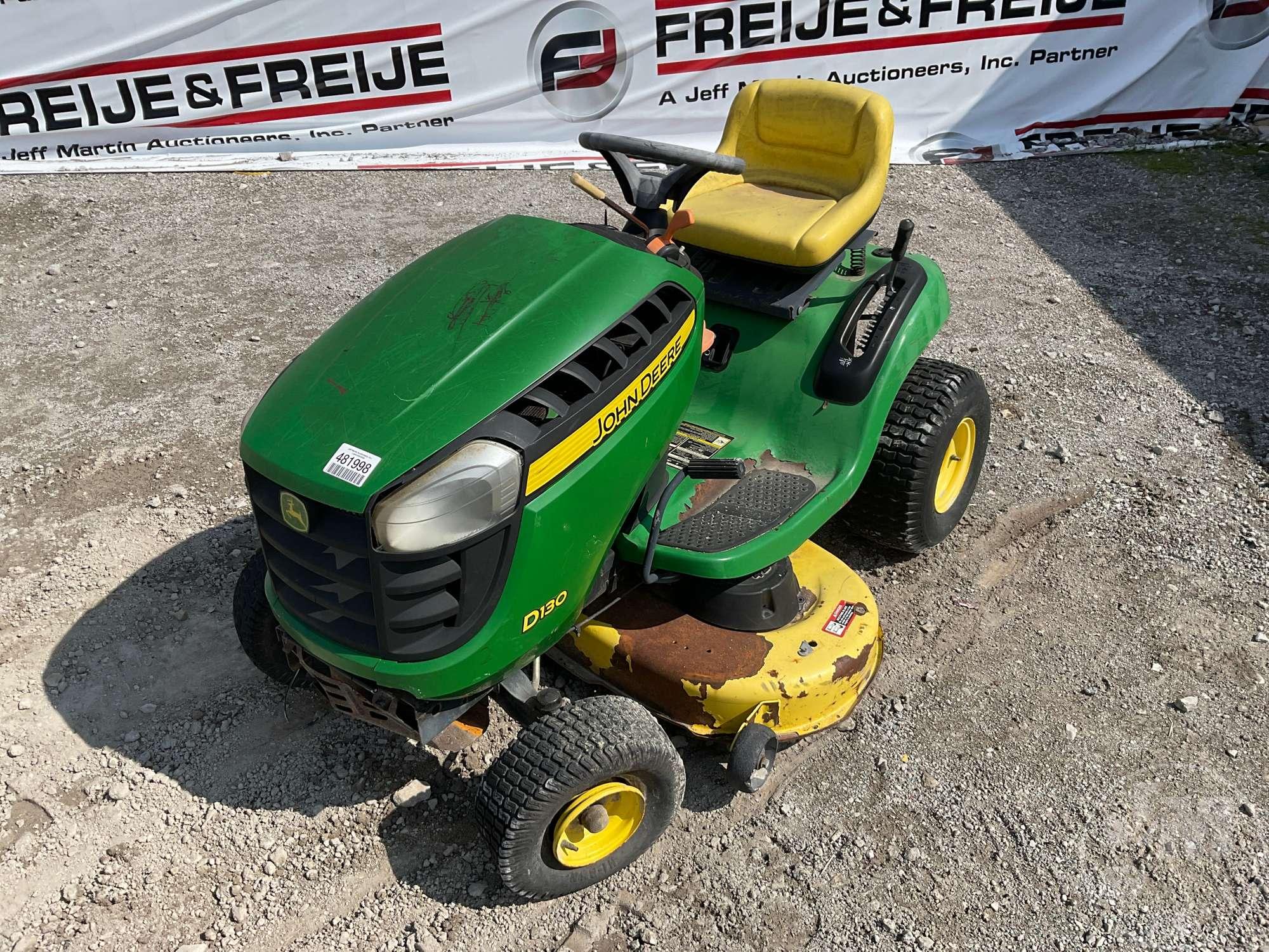 JOHN DEERE D130 RIDING MOWER SN: 1GXD110EHBB137418