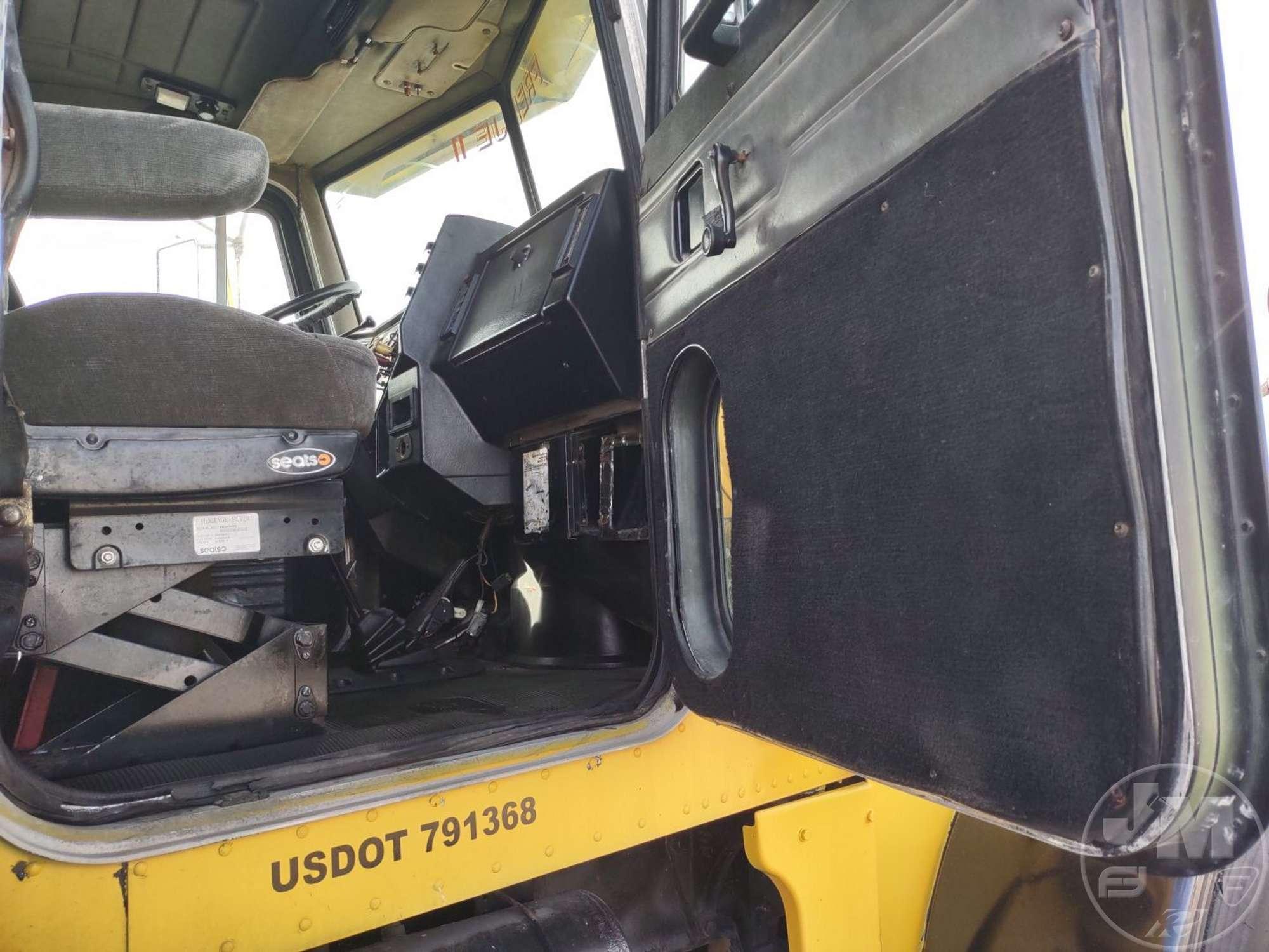 1994 PETERBILT 378 TANDEM AXLE DUMP TRUCK VIN: 1XPFD99X9RN358148