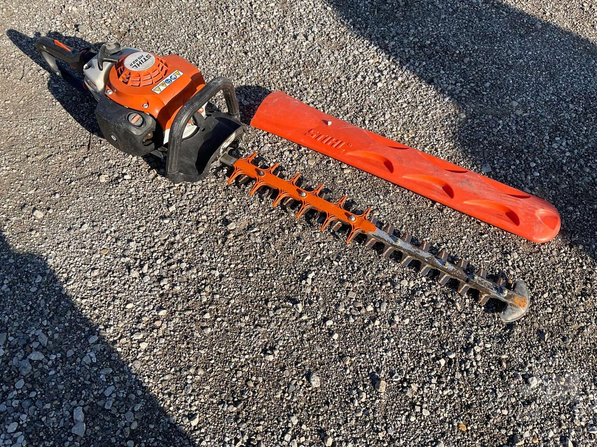 STIHL HS 82 R GAS POWERED HEDGE TRIMMER