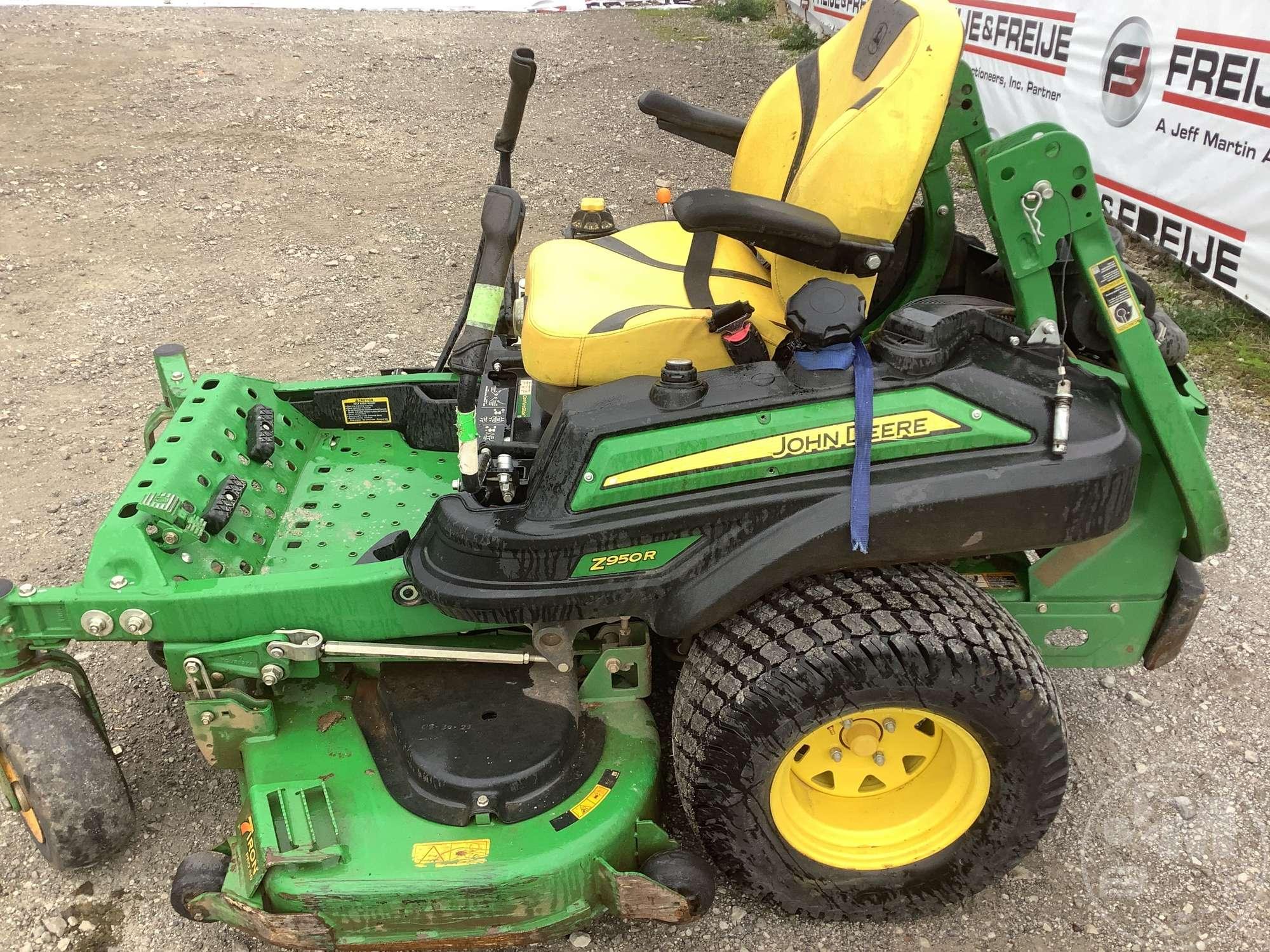 2021 JOHN DEERE Z 950 R ZERO TURN SN: 1TC950RCEMT100105