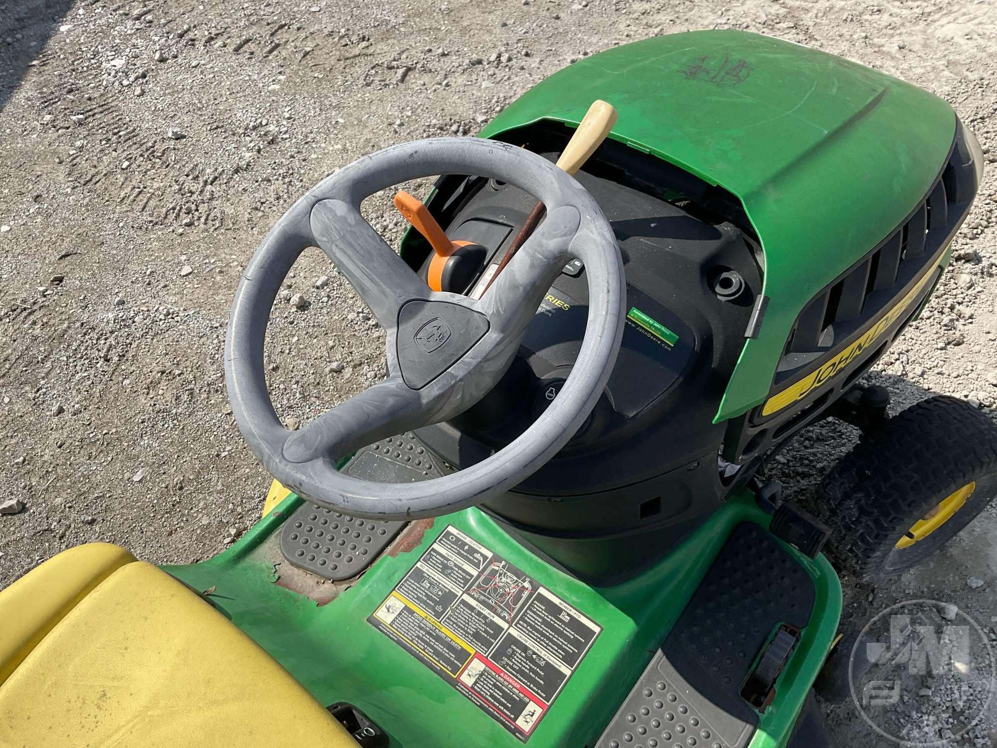 JOHN DEERE D130 RIDING MOWER SN: 1GXD110EHBB137418