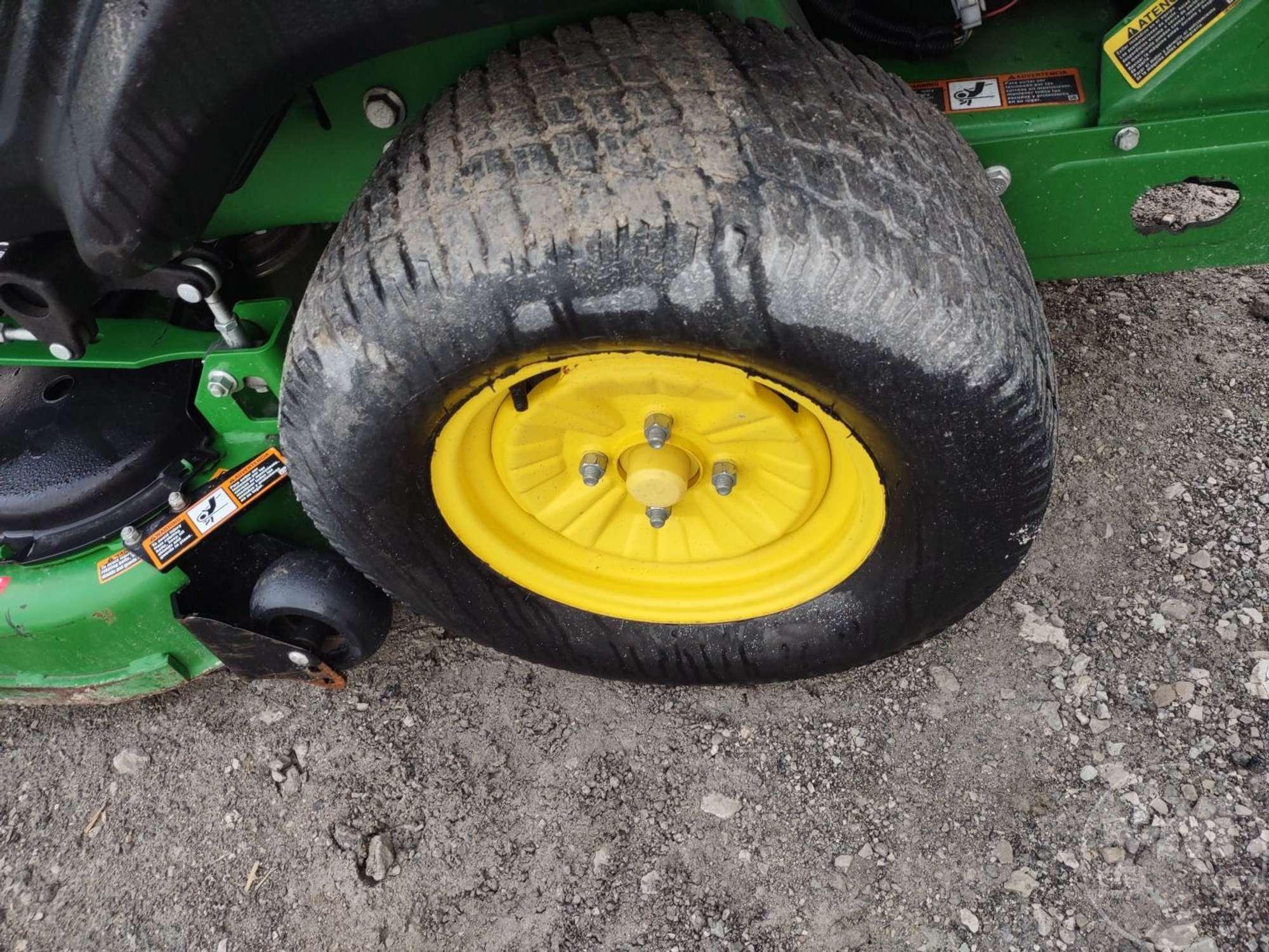 JOHN DEERE Z915E ZERO TURN SN: 1TC915EAJKT070461