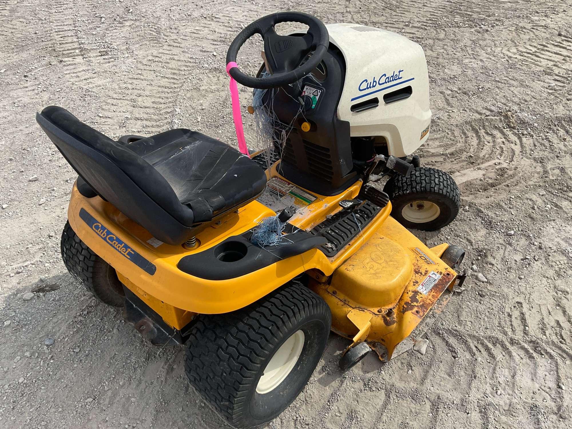 2006 CUB CADET LT1050 RIDING MOWER SN: 1K206H10644