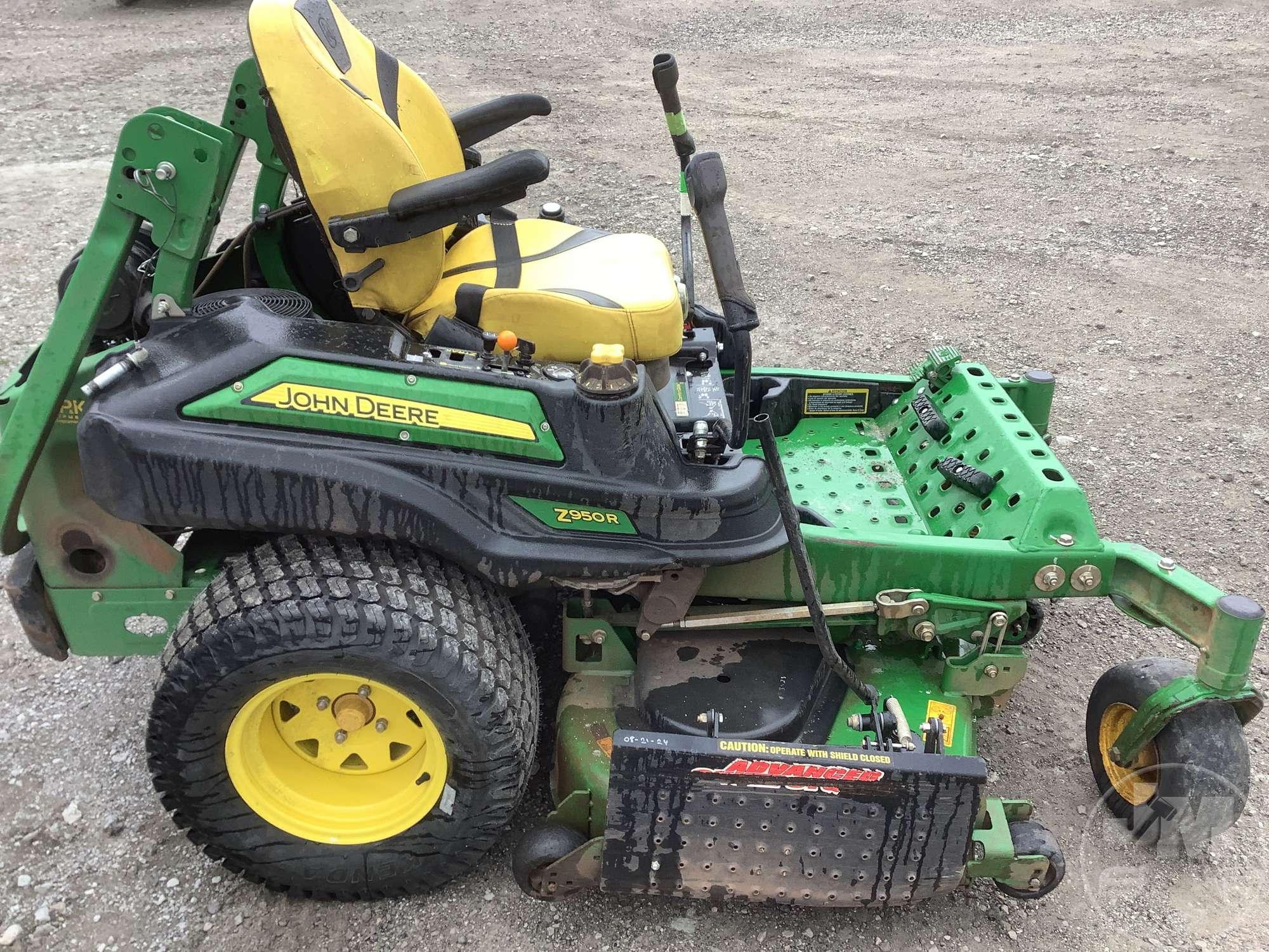 2021 JOHN DEERE Z 950 R ZERO TURN SN: 1TC950RCEMT100105