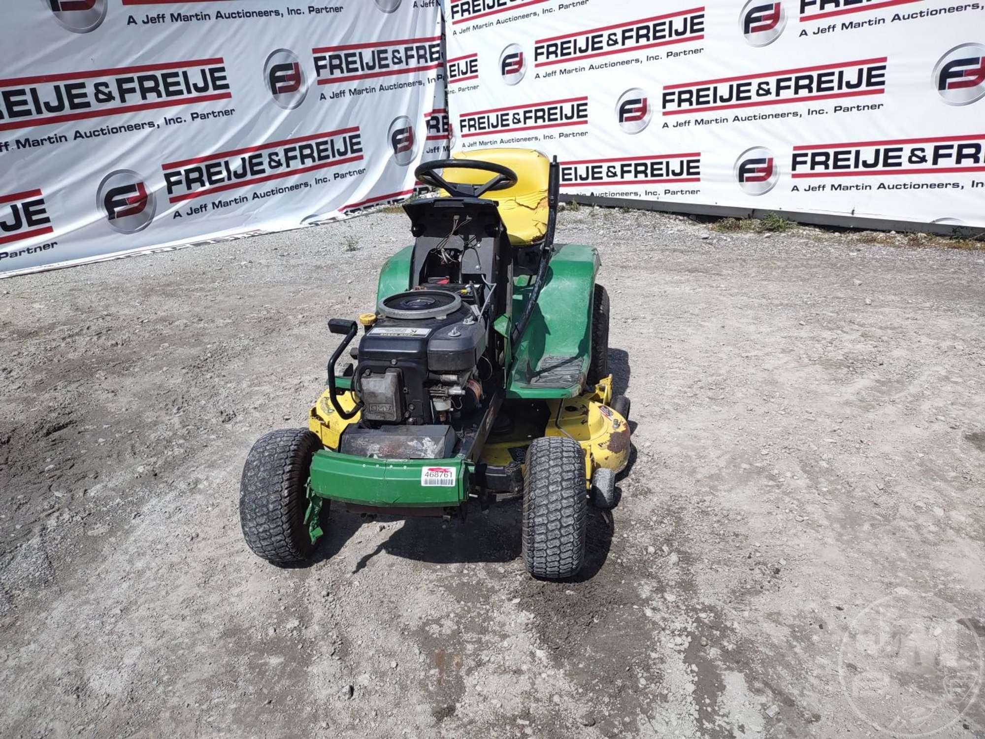 1996 JOHN DEERE LX176 RIDING MOWER SN: M0L176B160074