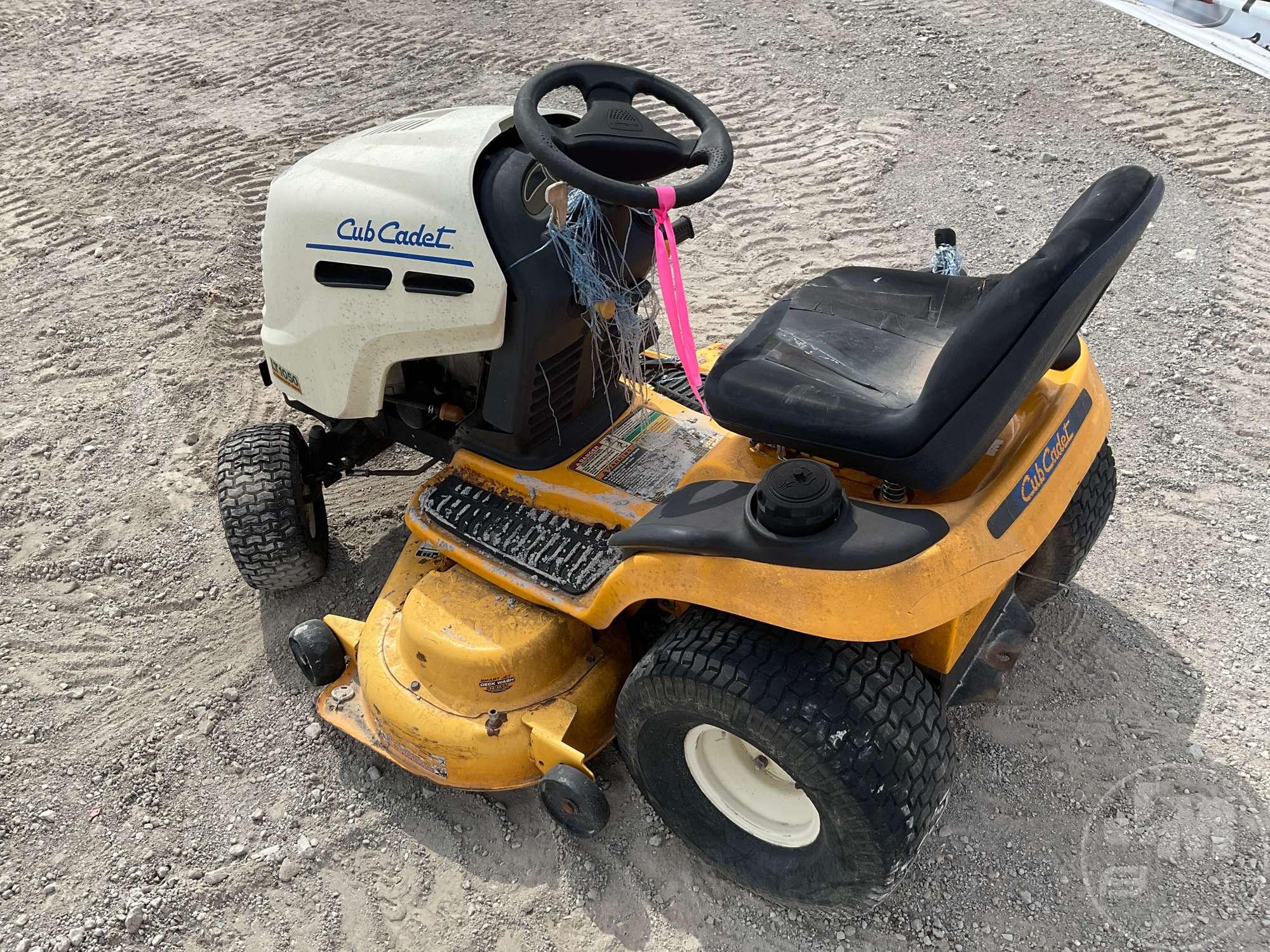 2006 CUB CADET LT1050 RIDING MOWER SN: 1K206H10644
