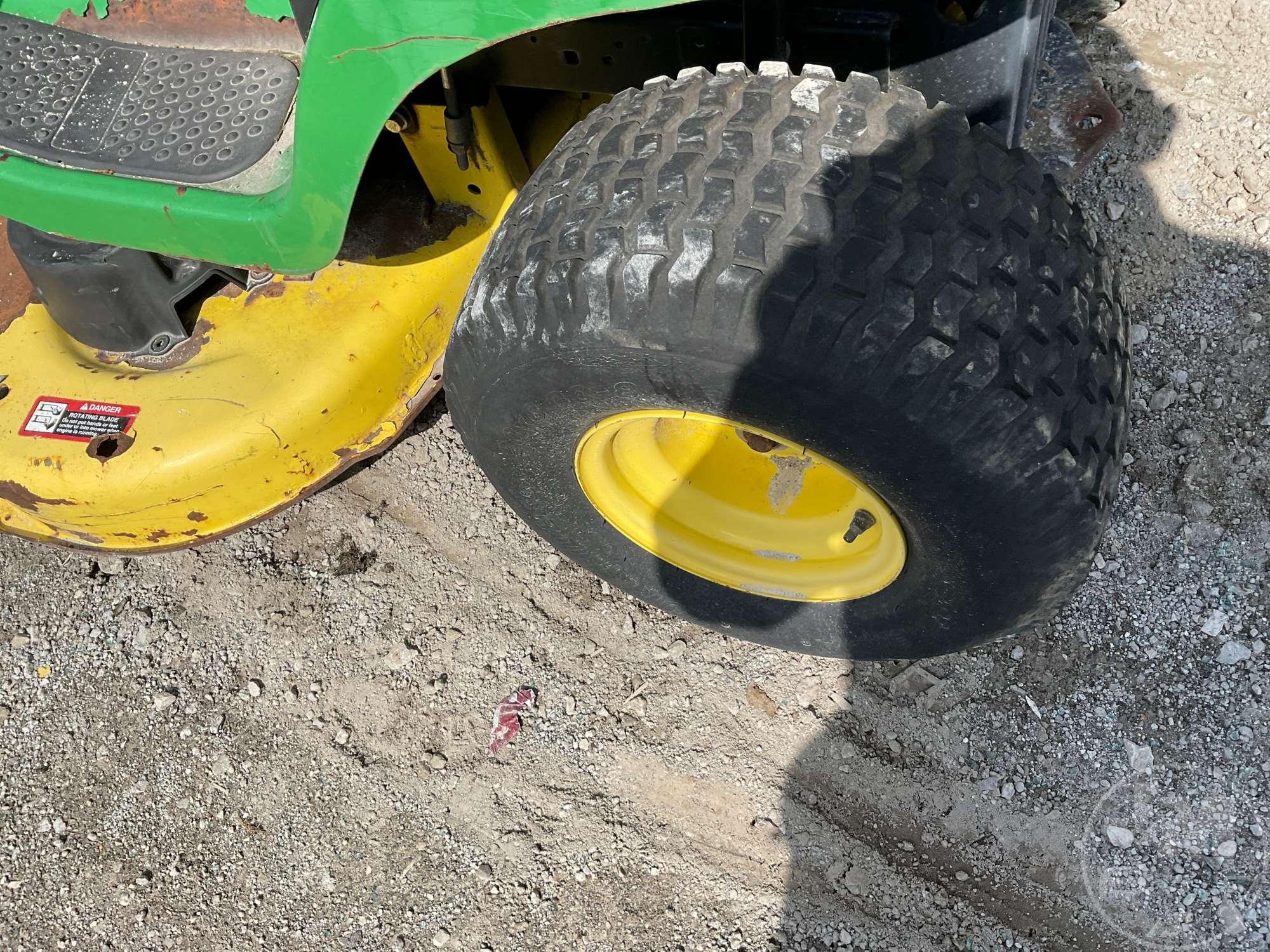 JOHN DEERE D130 RIDING MOWER SN: 1GXD110EHBB137418