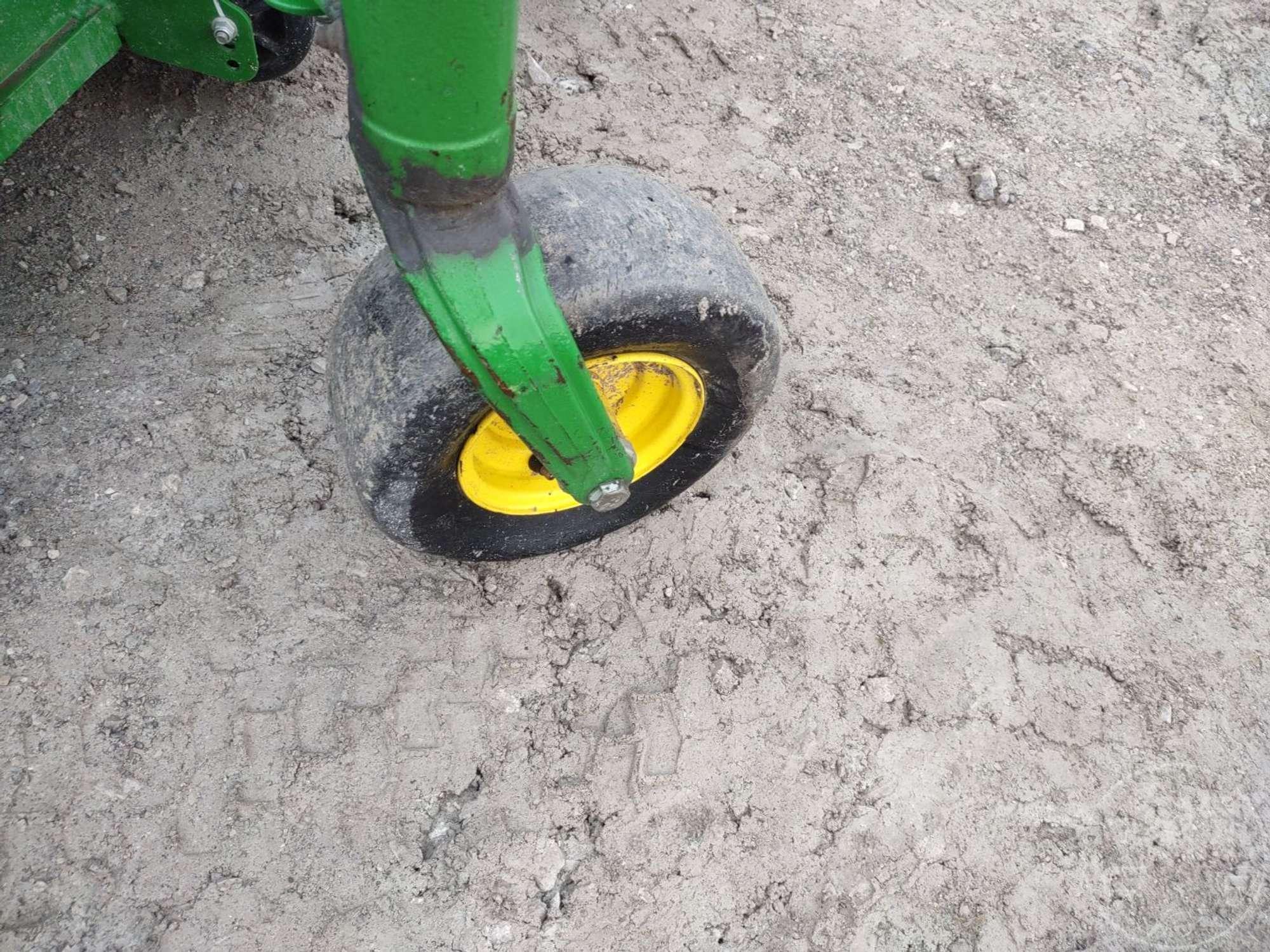 JOHN DEERE Z915E ZERO TURN SN: 1TC915EAJKT070461