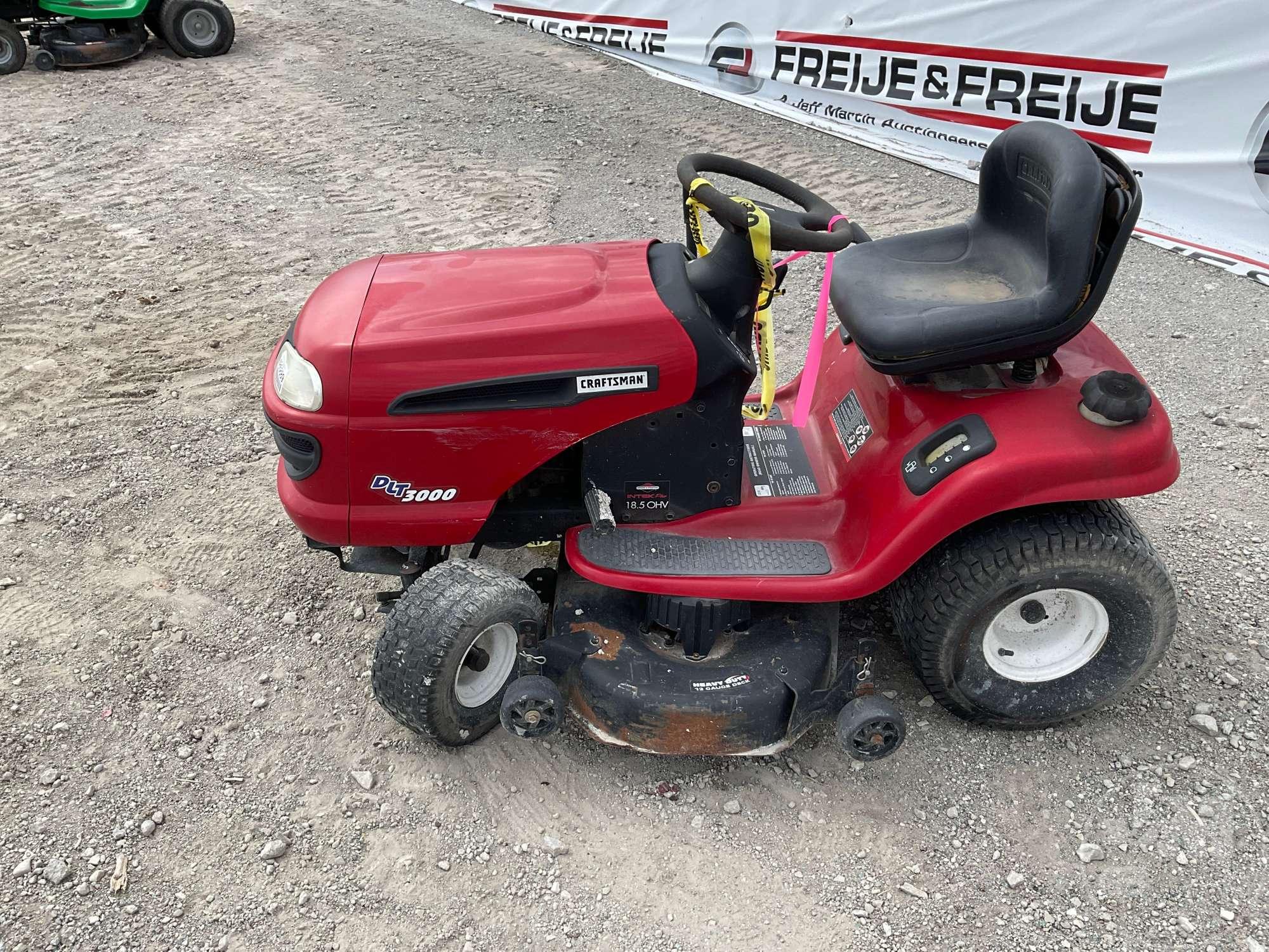 CRAFTSMAN DLT 3000 RIDING MOWER