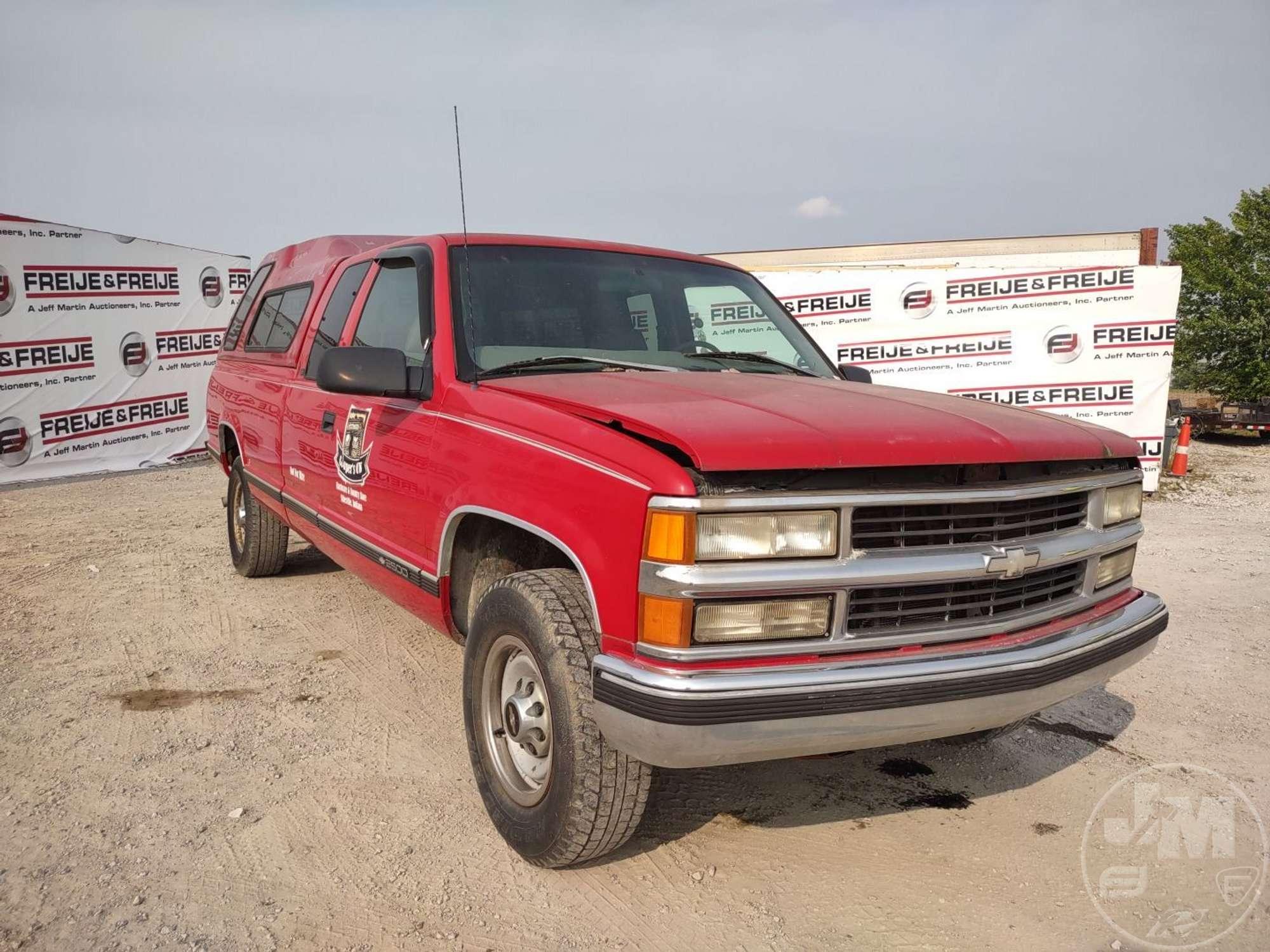 1998 CHEVROLET GMT-400 EXTENDED CAB 4X2 PICKUP VIN: 1GCGC29RXWE125165
