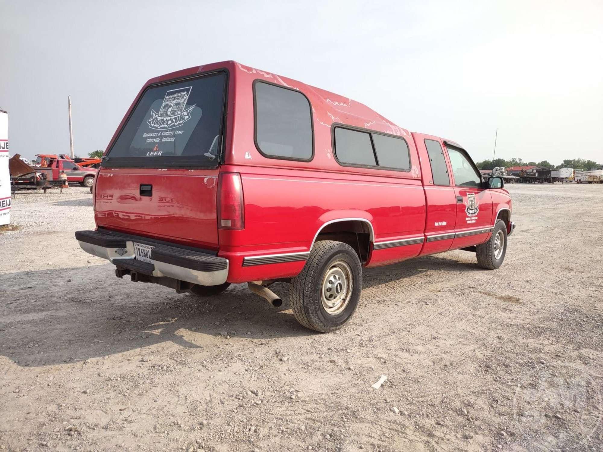 1998 CHEVROLET GMT-400 EXTENDED CAB 4X2 PICKUP VIN: 1GCGC29RXWE125165