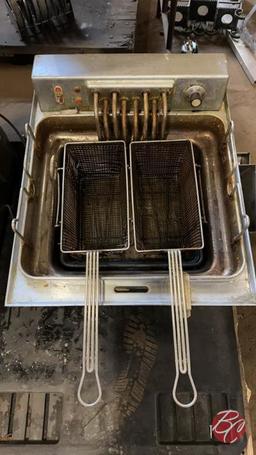 GE Electric Counter-Top Deep Fryer W/ Baskets