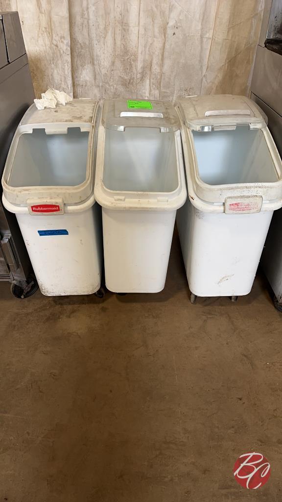 Rubbermaid Ingrident Bins W/ Casters (2) W/ Lids