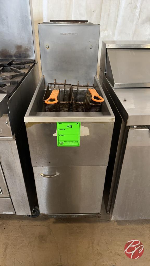 Pitco Natural Gas Deep Fryer W/ (2) Baskets 40lbs