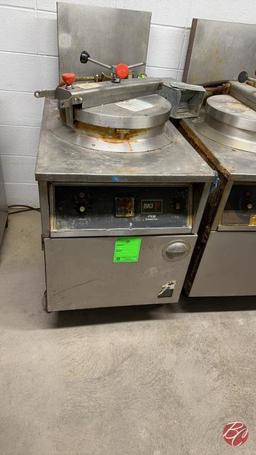 BKI Electric Pressure Fryer W/ Casters M# FKM-F