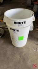 Rubbermaid Brute Ingredient Bins