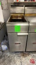 Tri-Star Natural Gas Deep Fryer Approx: 40/50lbs