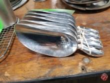 Stainless 12 oz. Scoops