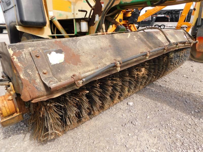 TERRAMITE TSS38 3 WHEELED SWEEPER