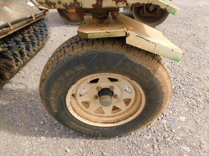 TERRAMITE TSS38 3 WHEELED SWEEPER