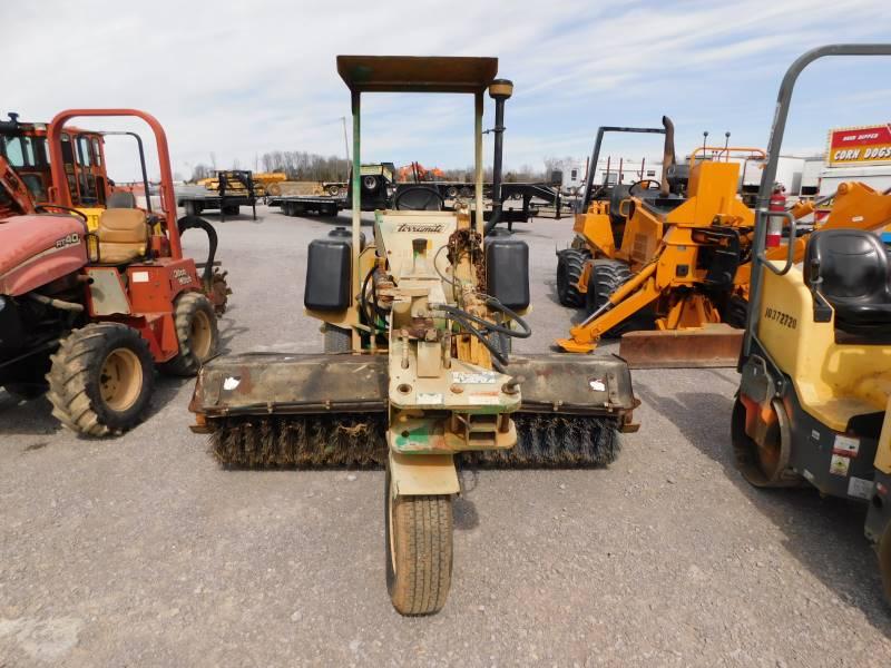 TERRAMITE TSS38 3 WHEELED SWEEPER
