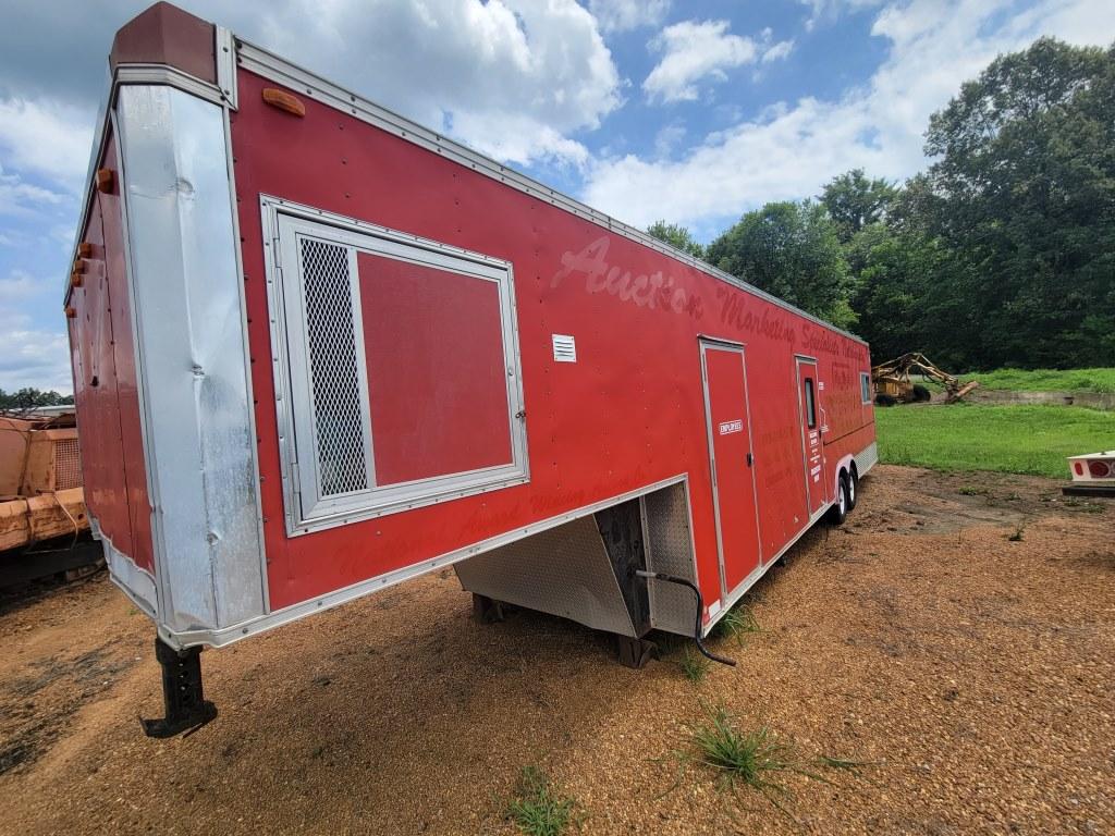 TANDEM AXLE GOOSENECK MOBILE OFFICE TRAILER