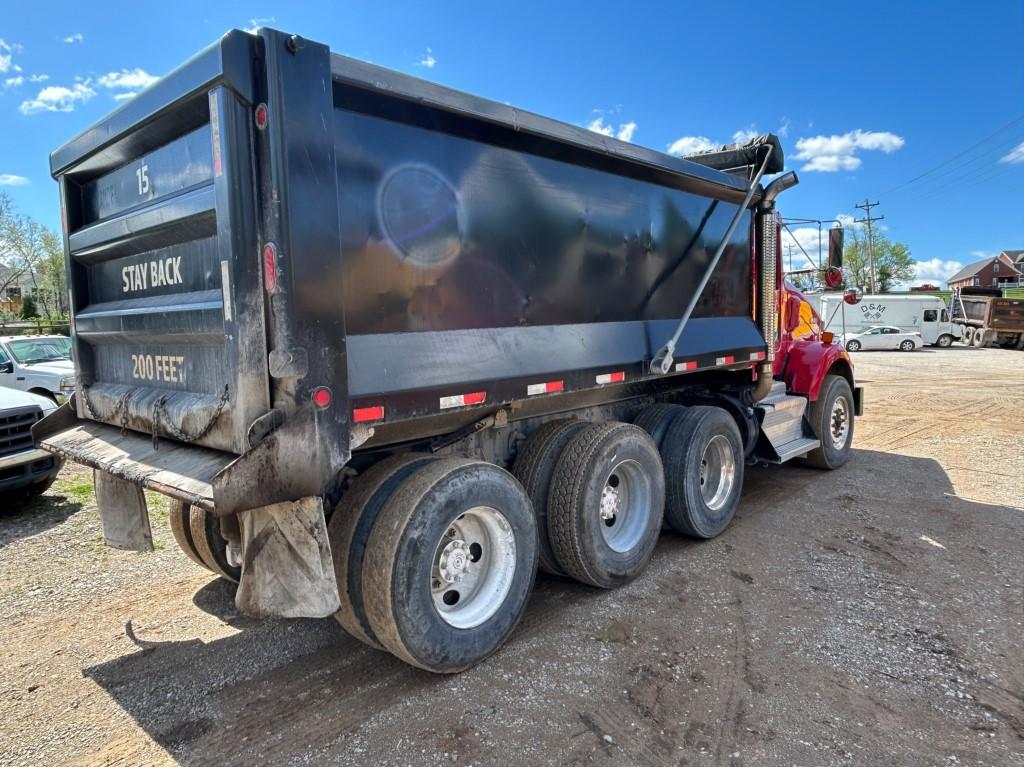 2016 KENWORTH T800 TRI-AXLE DUMP TRUCK