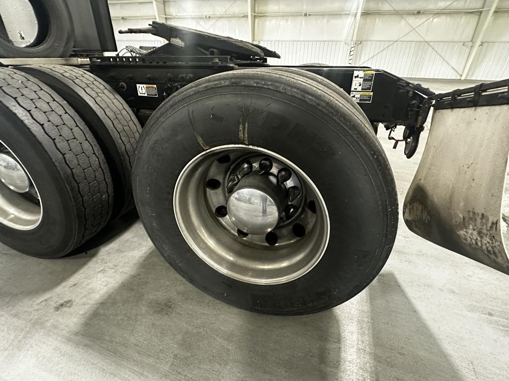 2019 PETERBILT 579 TANDEM AXLE TRUCK TRACTOR