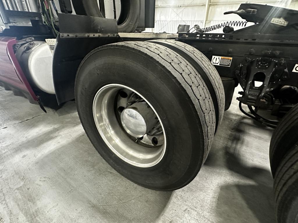 2019 PETERBILT 579 TANDEM AXLE TRUCK TRACTOR