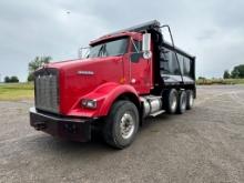 2016 KENWORTH T800 TRI-AXLE DUMP TRUCK