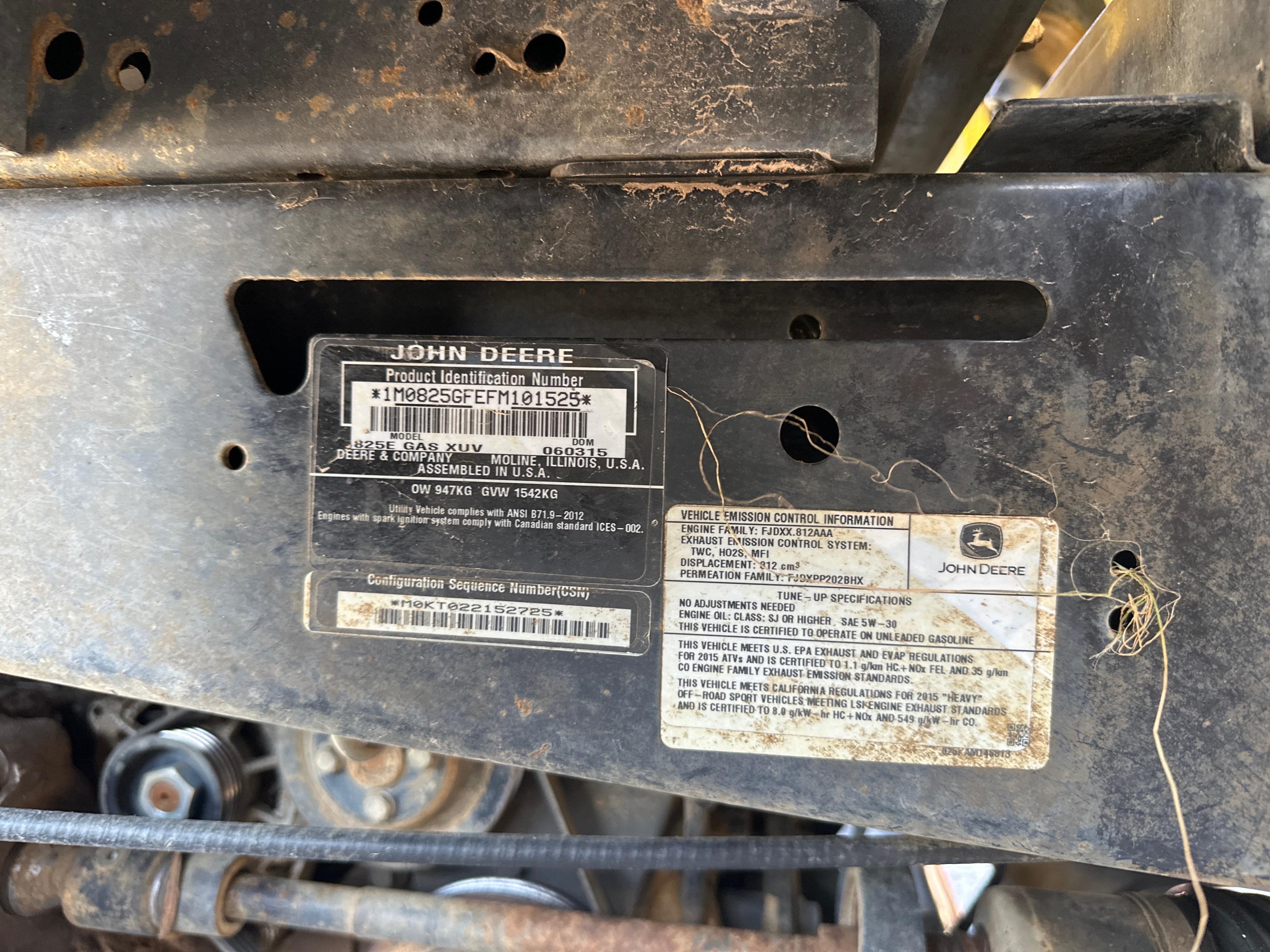 JOHN DEERE 825 GATOR UTV