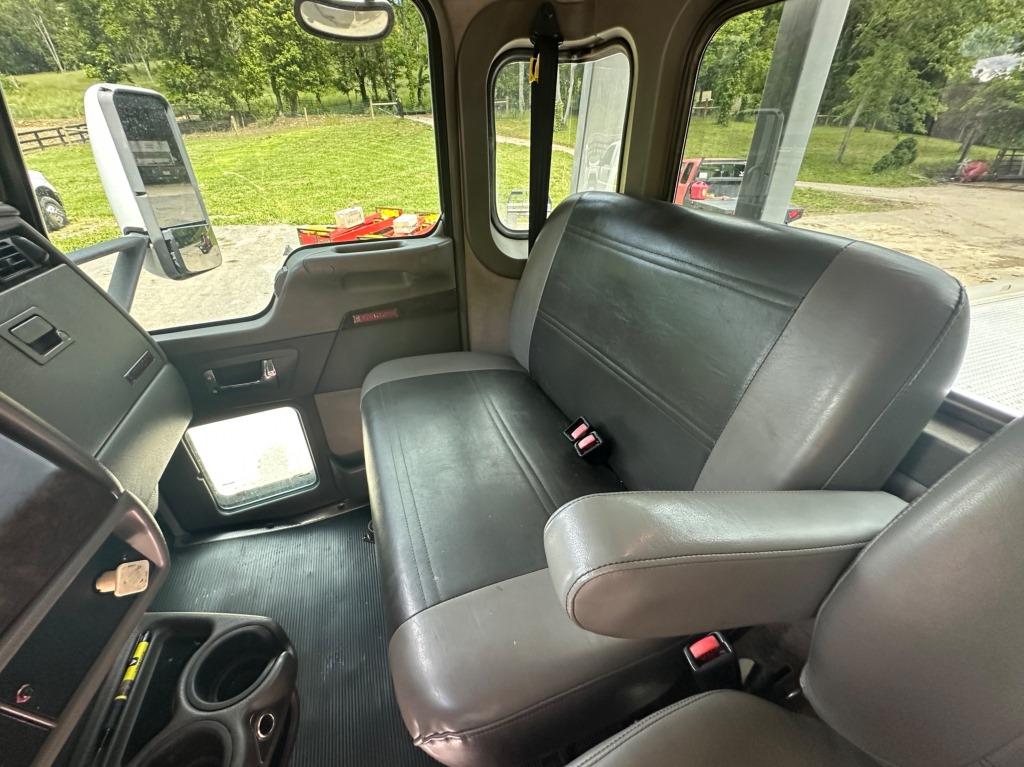 2012 KENWORTH T270 SINGLE AXLE ROLLBACK TRUCK