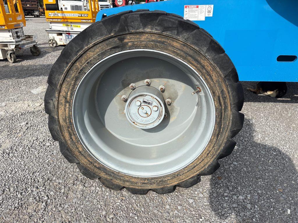 GENIE S-60X MANLIFT