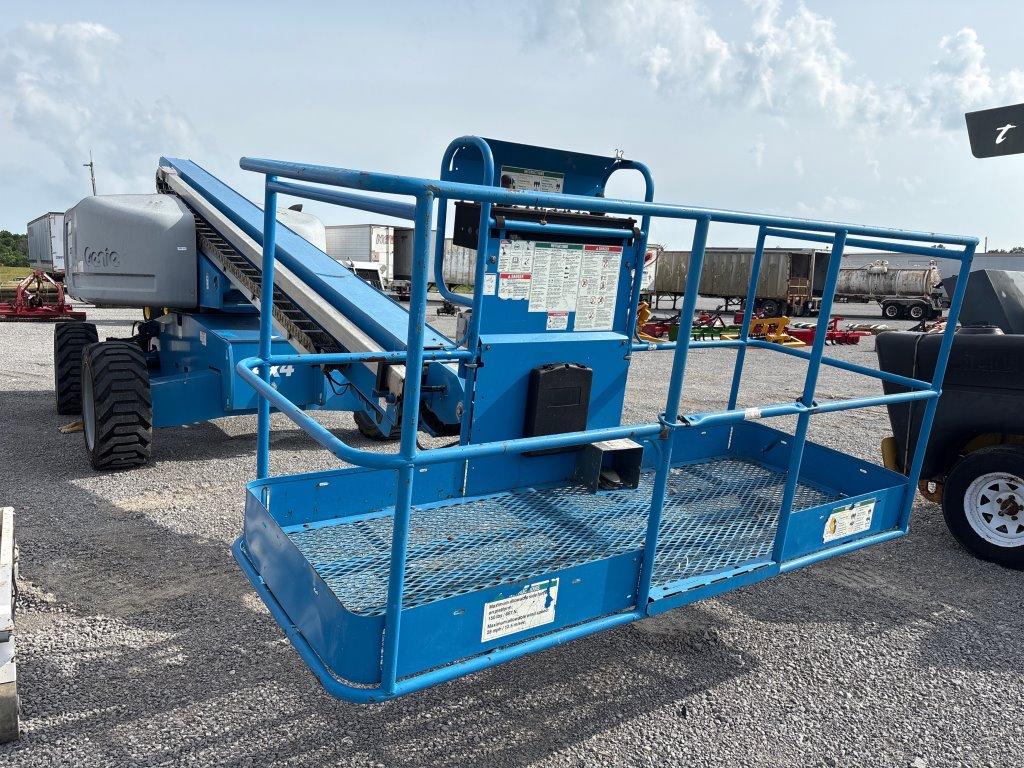 GENIE S-60X MANLIFT