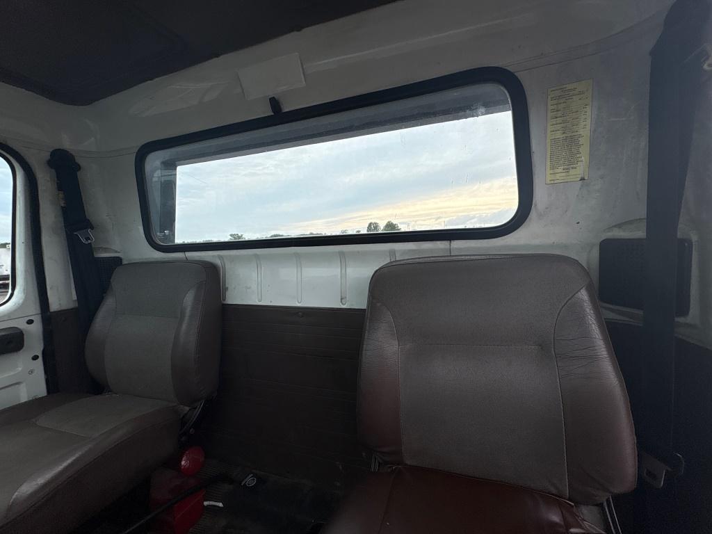 2001 INTERNATIONAL 4500 SINGLE AXLE FLATBED TRUCK