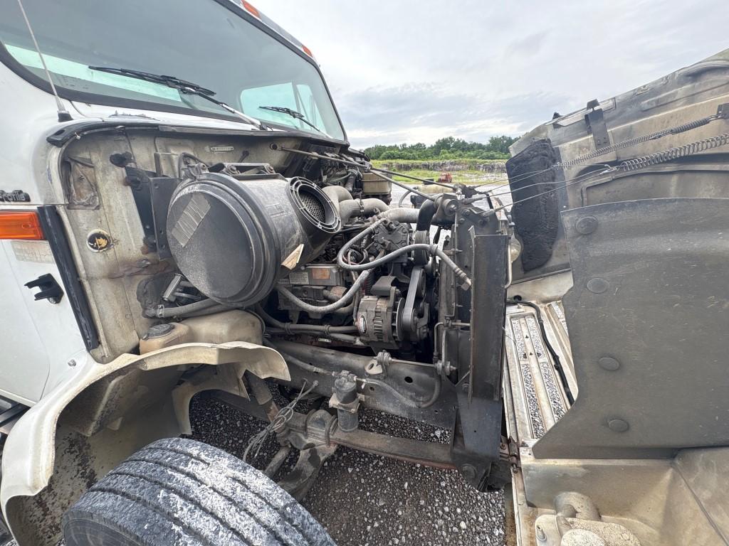 2001 INTERNATIONAL 4500 SINGLE AXLE FLATBED TRUCK