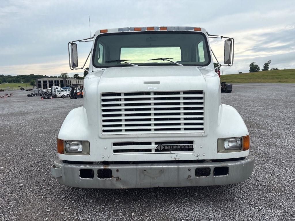 2001 INTERNATIONAL 4500 SINGLE AXLE FLATBED TRUCK