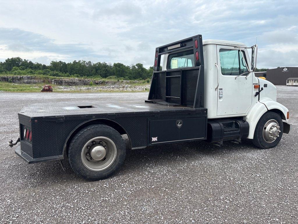 2001 INTERNATIONAL 4500 SINGLE AXLE FLATBED TRUCK