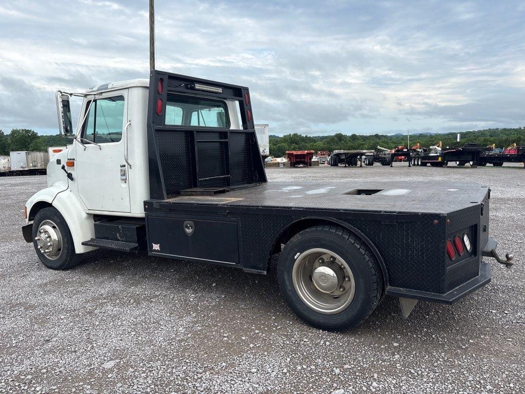 2001 INTERNATIONAL 4500 SINGLE AXLE FLATBED TRUCK