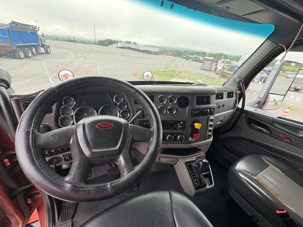 2017 PETERBILT 579 EPIQ TANDEM AXLE TRUCK TRACTOR