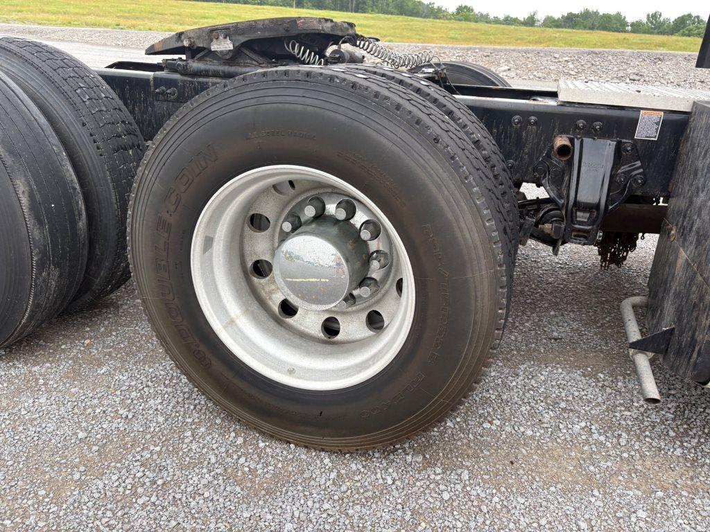 2017 PETERBILT 579 EPIQ TANDEM AXLE TRUCK TRACTOR