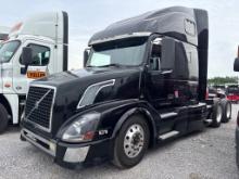2009 VOLVO TANDEM AXLE TRUCK TRACTOR