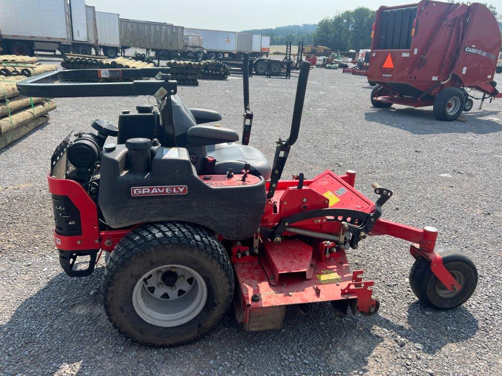 GRAVELY ZERO TURN MOWER