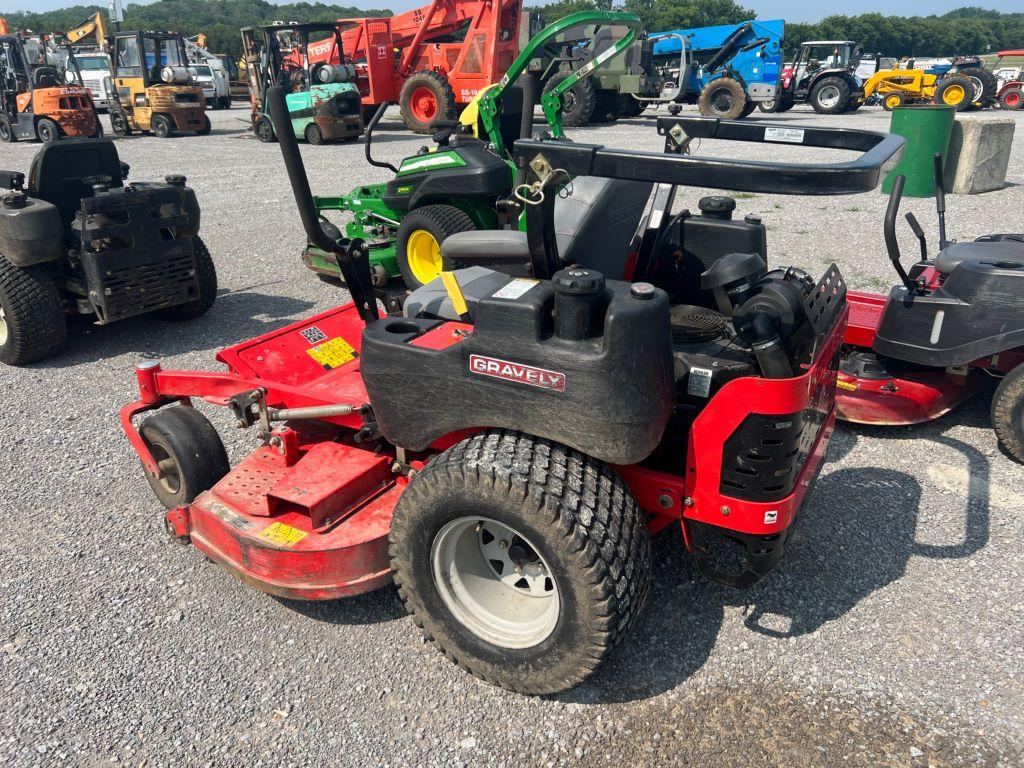GRAVELY ZERO TURN MOWER