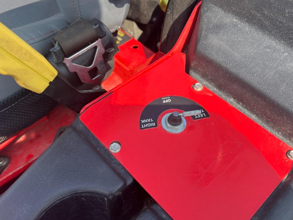 GRAVELY ZERO TURN MOWER