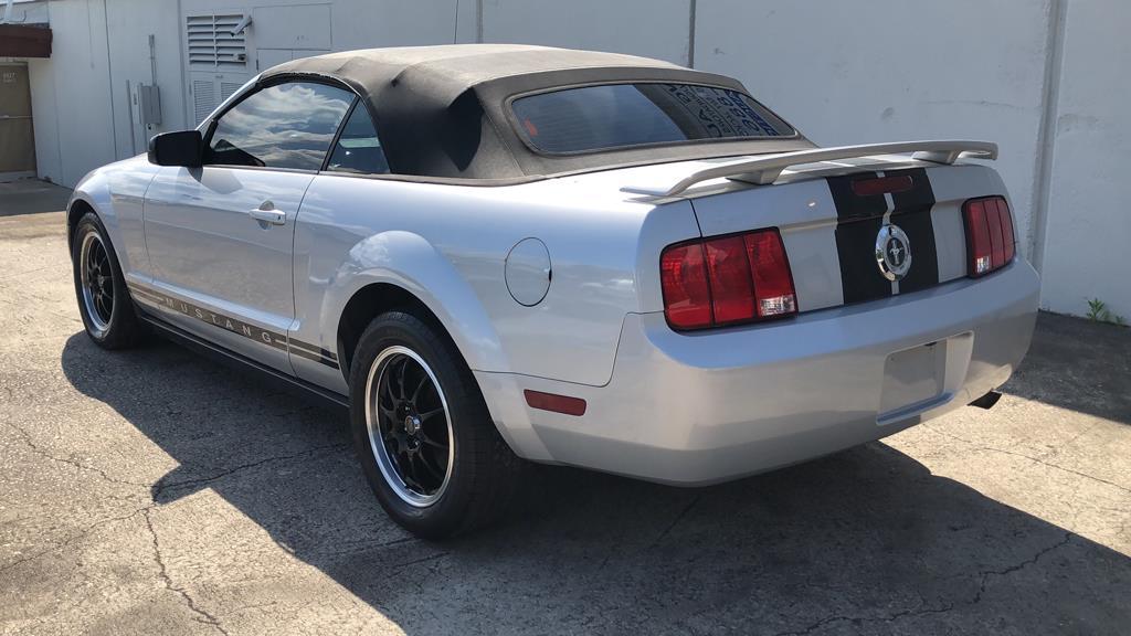 2005 FORD MUSTANG V6 2D CONVERTIBLE