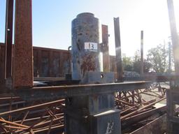 200 Ton Hydraulic Jacks (Unit #RJ200).