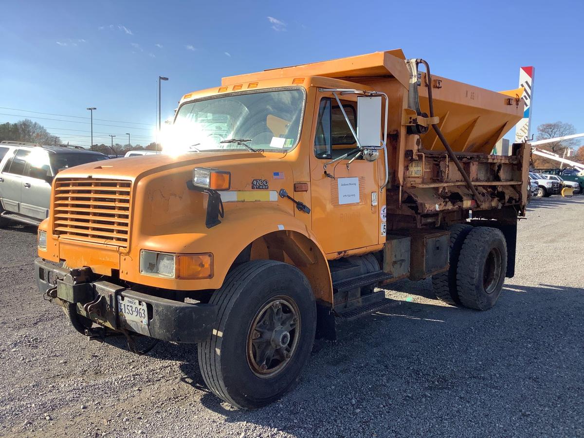 1995 INTERNATIONAL 4700 DUMP TUCK WITH SPREADER