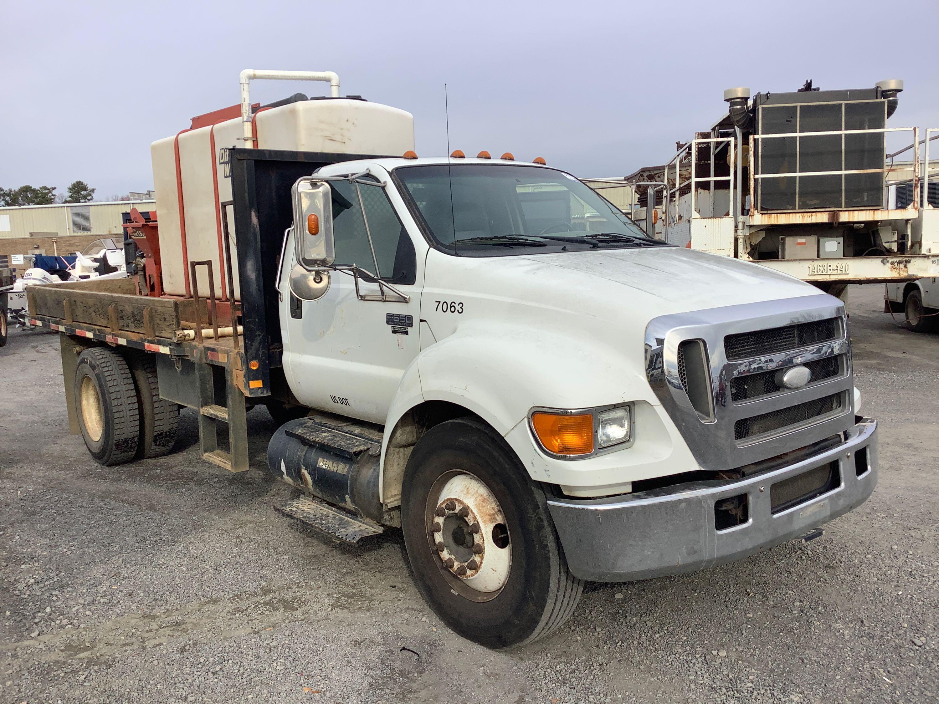 2007 FORD F-650 SUPER DUTY FLAT BED TRUCK W/EQUIPMENT